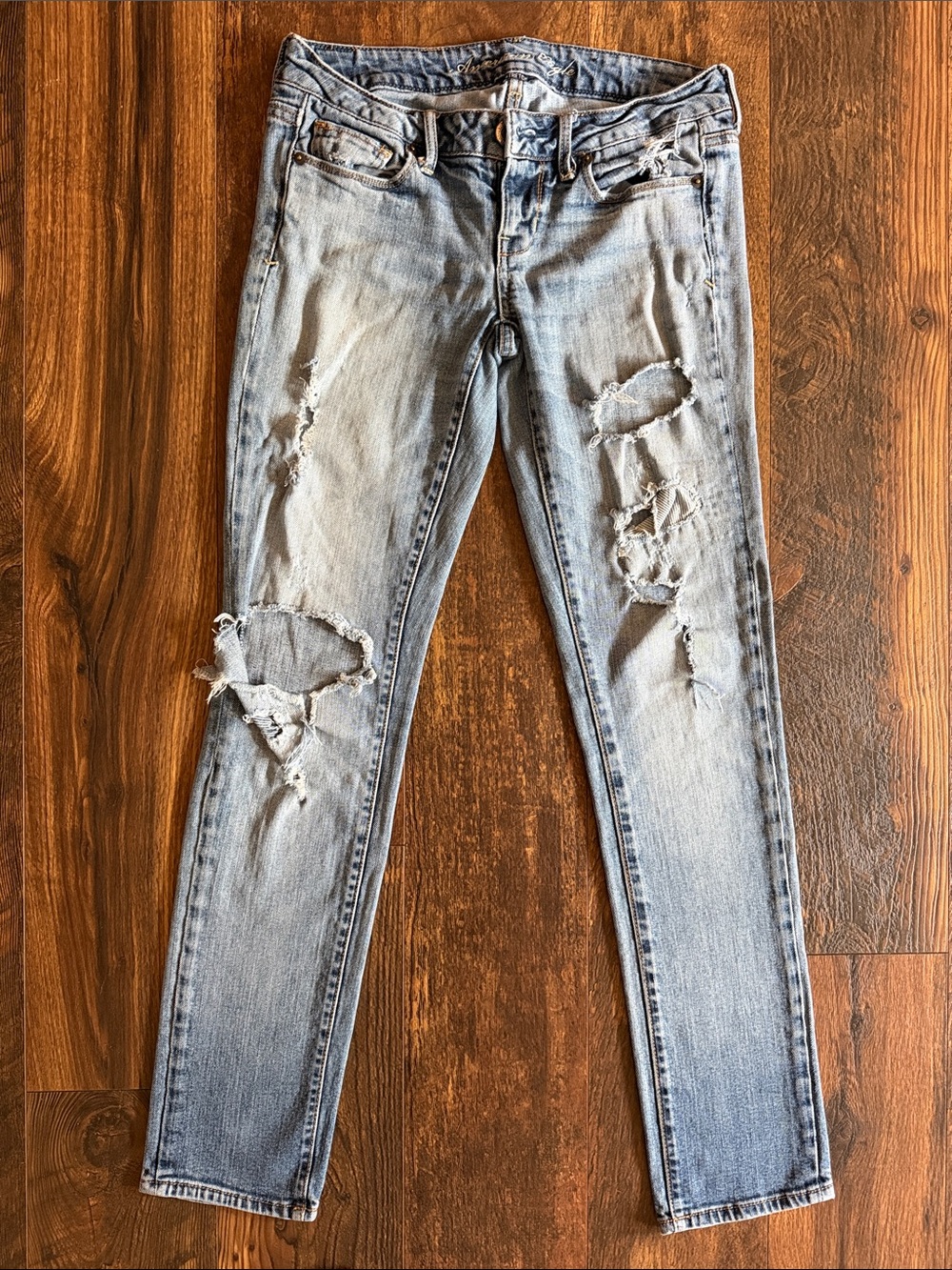 American Eagle Outfitters Light Blue Distressed Skinny Jeans